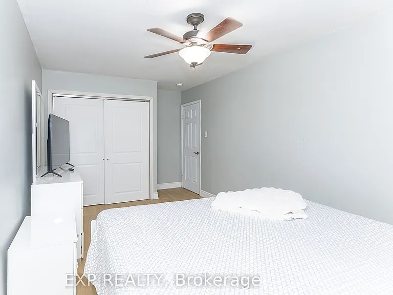 3270 Klaiman Dr — Photo 36