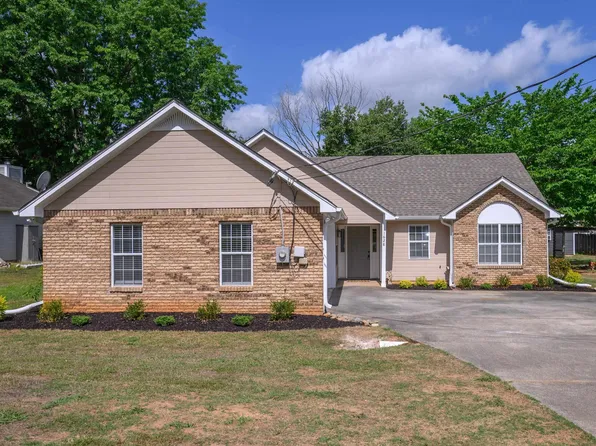 1628 Eastern Valley Rd, Bessemer, AL 35022