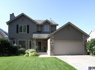 3015 Williamsburg Dr, Lincoln, NE 68516
