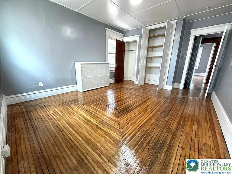 216 S 14th St — Photo 10