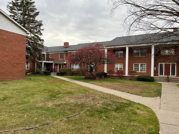 27653 W Echo Valley Unit 210, Farmington Hills, MI 48334