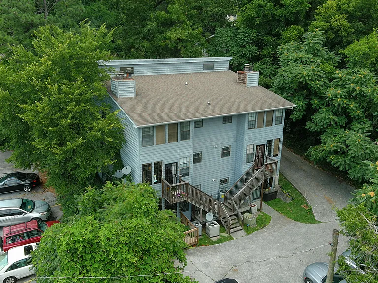 34 Woodlawn Drive - 4 — Photo 15