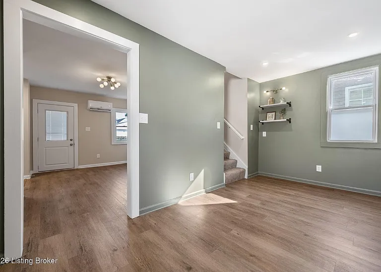 664 Lynn St #102 — Photo 11