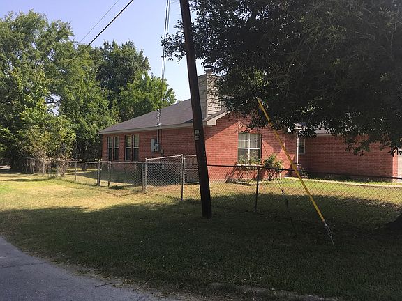 3rd image of 1110 Weiner St