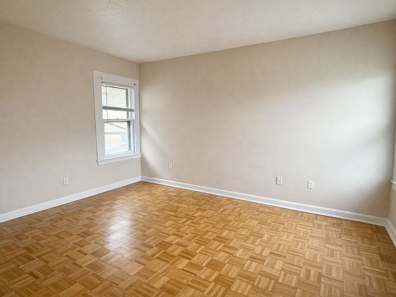 4th image of 270 Alexander St APT C2