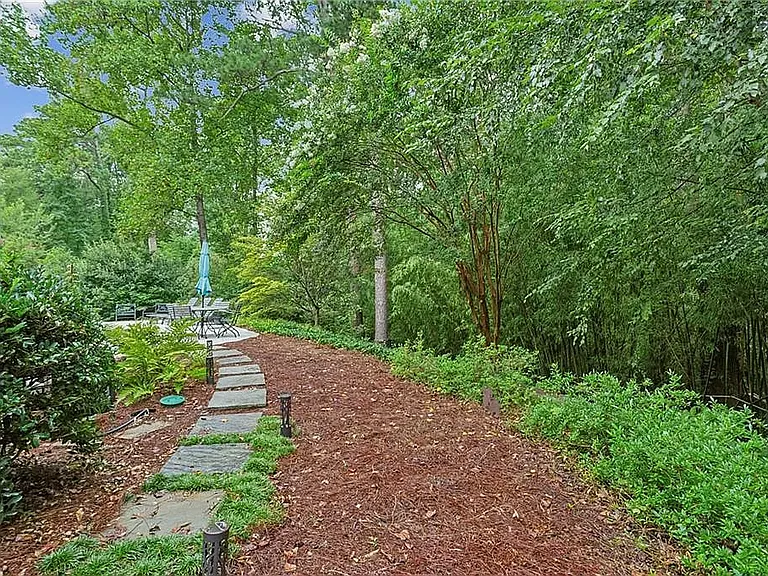 2115 Howell Mill Rd NW — Photo 29