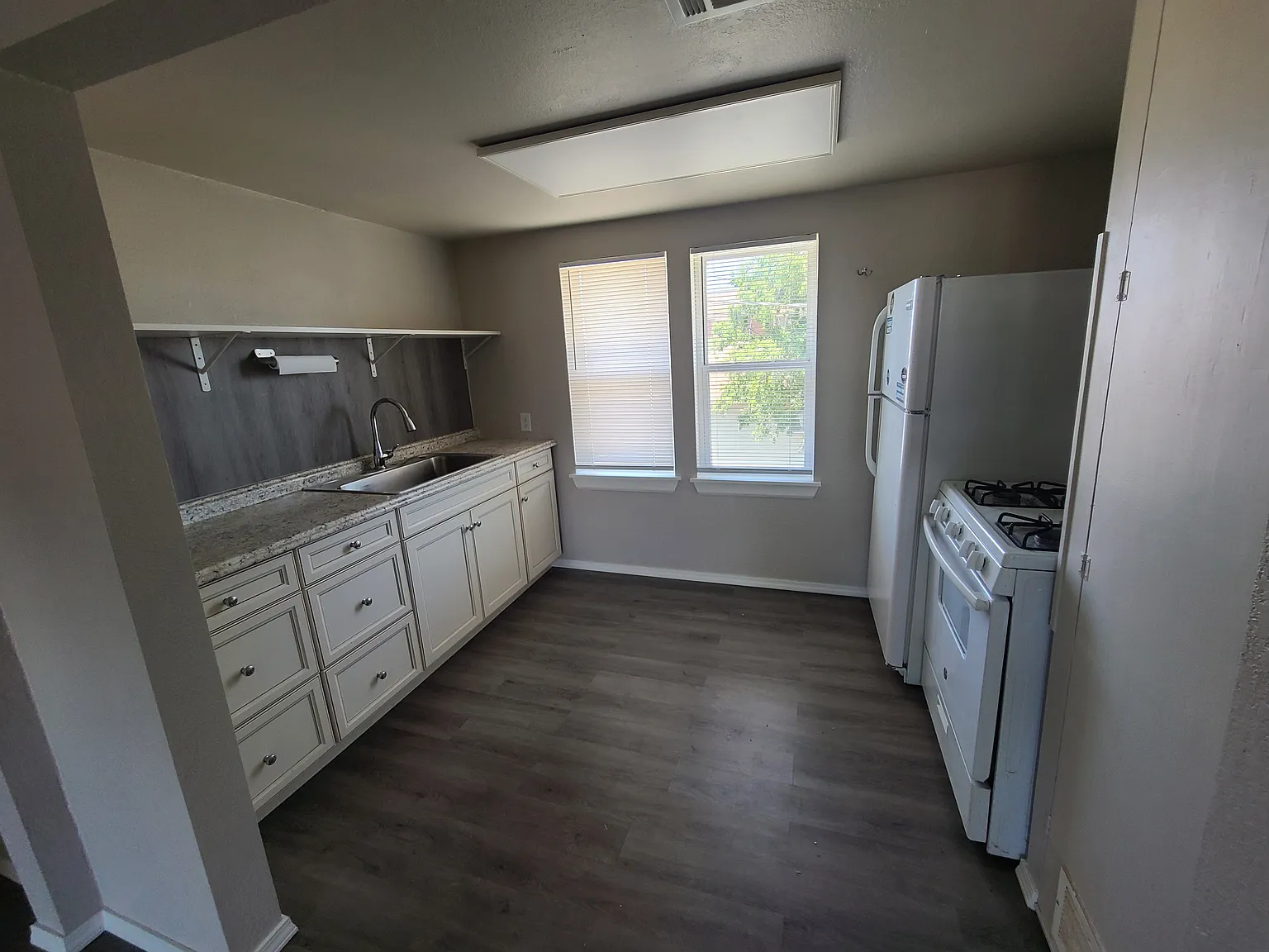 1 bed, 700 sqft, $975 — Photo 3
