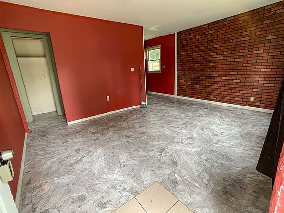 3rd image of 2618 Midlex Ct
