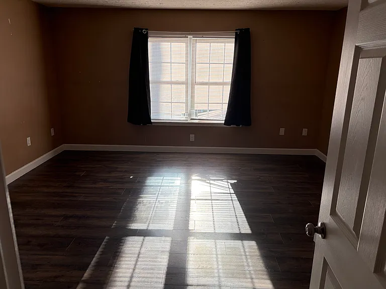 277 Richmond Ave — Photo 14