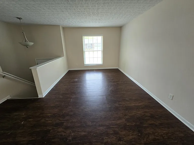 1548 Fieldview Cir — Photo 8