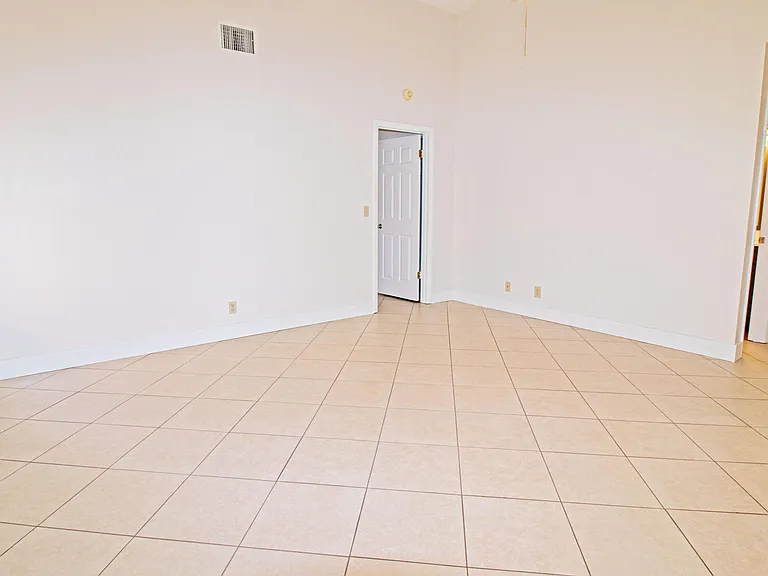 8883 SE Hobe Ridge Ave — Photo 19