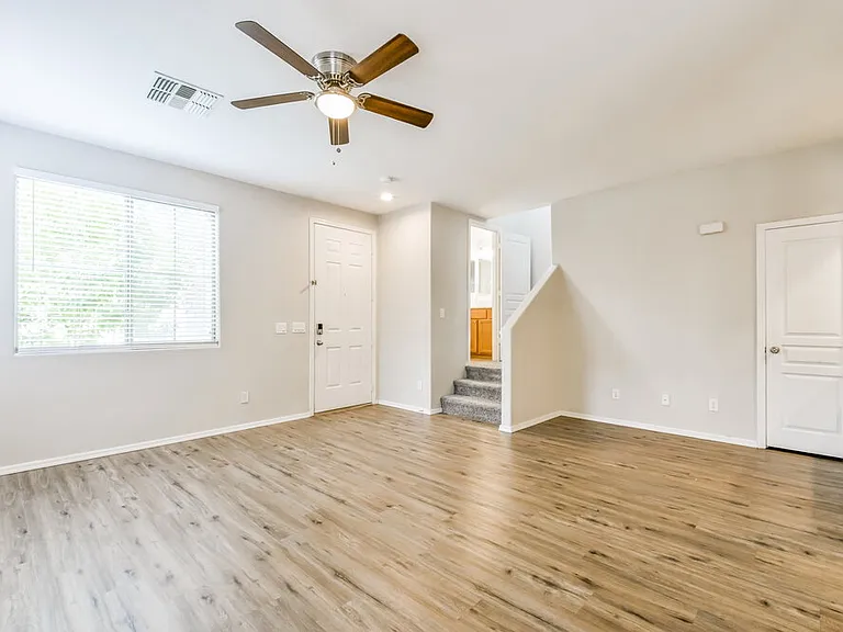 3884 E Santa Fe Ln — Photo 4