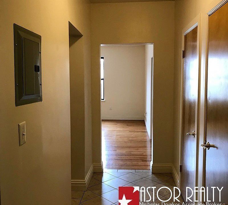 1st image of 3284 31st St APT 2E