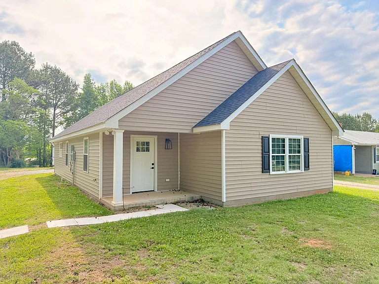 100 Taylor Rd — Photo 1