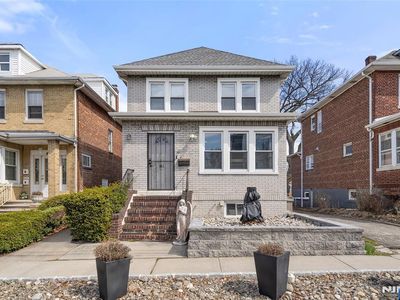 461 Greenmount Ave, Cliffside Park, NJ, 07010