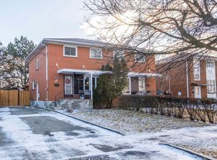 1200 Kingsholm Dr, Mississauga, ON L4Y 2H2