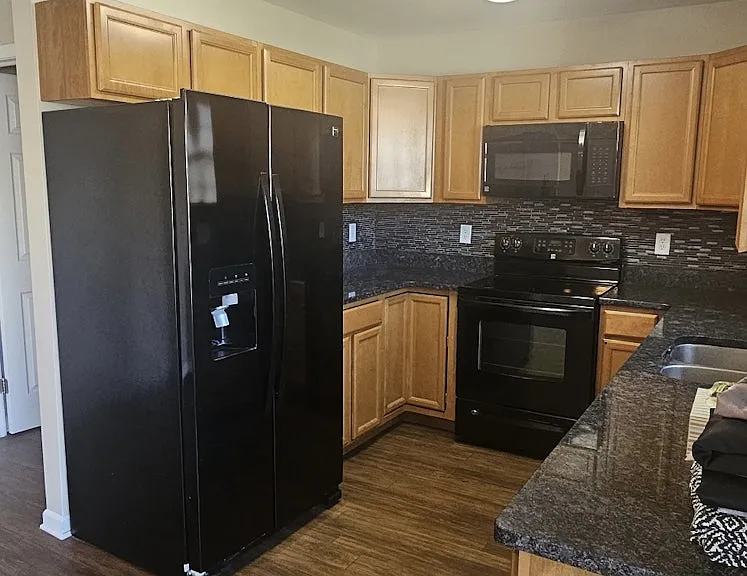 89 Salerno Dr — Photo 11