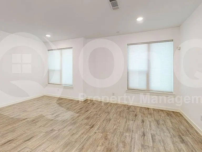 416 Harmon Dr — Photo 3