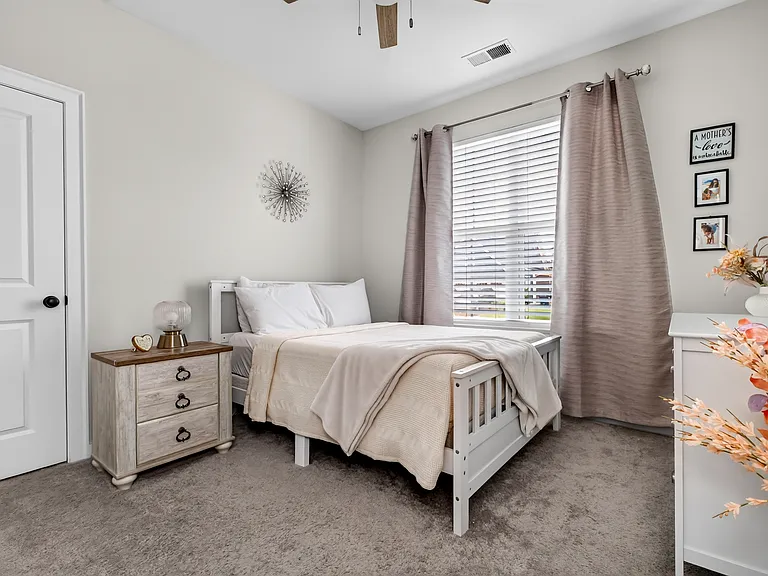 4040 Olivia Rd — Photo 30