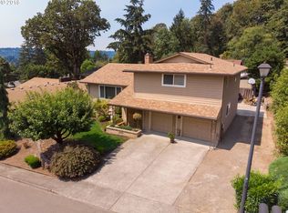 6551 Oakridge Dr, Gladstone, OR 97027