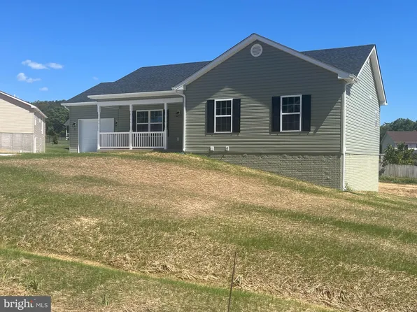 27 Lilleigh Ct, Maurertown, VA 22644