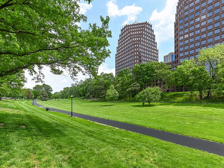 4508 J C Nichols Pkwy #2S — Photo 12