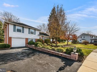 101 Cambridge Rd, Brookhaven, PA 19015