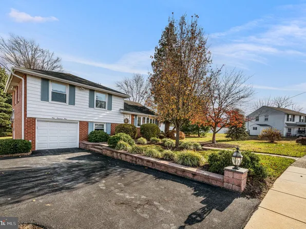 101 Cambridge Rd, Brookhaven, PA 19015