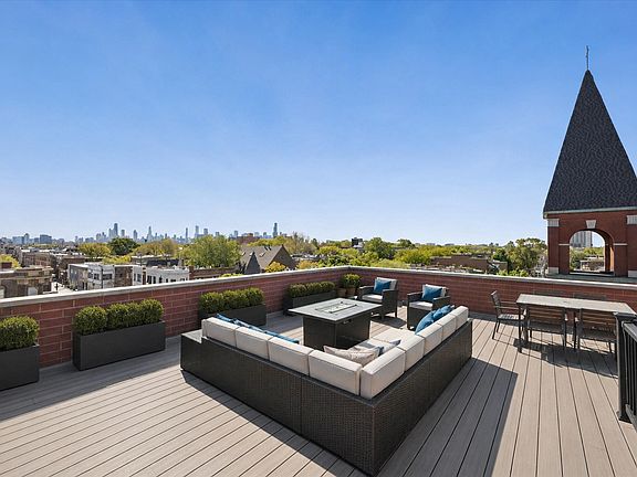 2nd image of 2212 W North Ave Unit 401