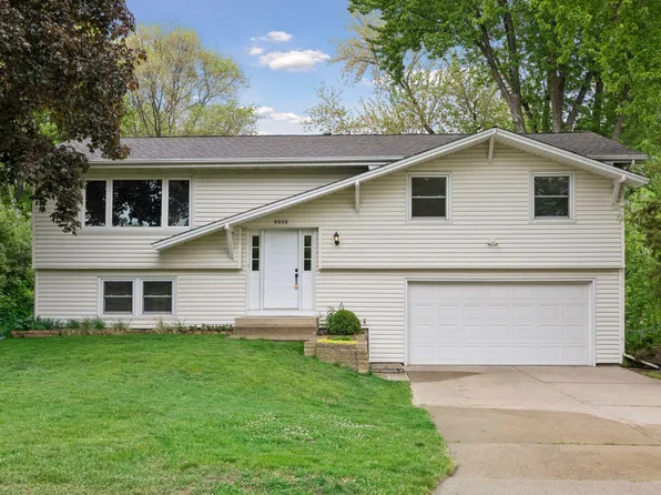9030 45th Ave N, New Hope, MN 55428