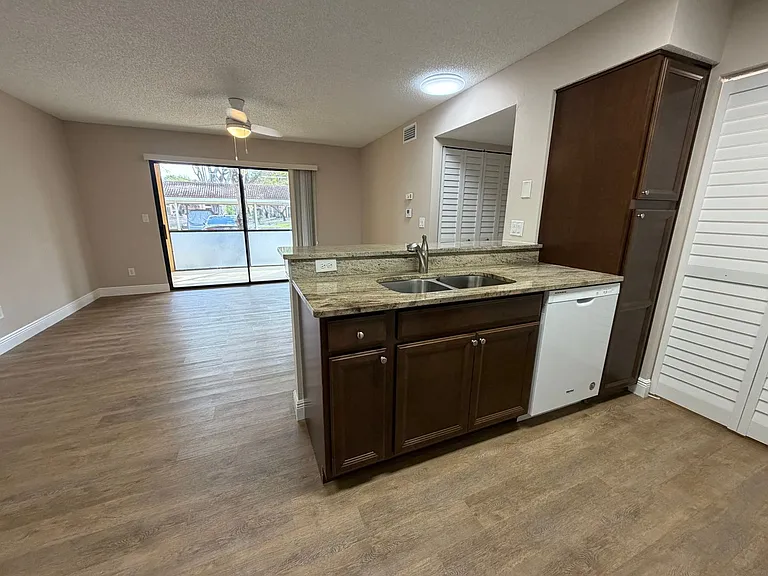 2226 Arbour Walk Cir #1913 — Photo 7