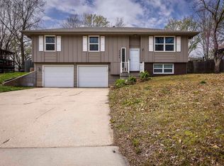3045 SW Tutbury Town Rd, Topeka, KS 66614