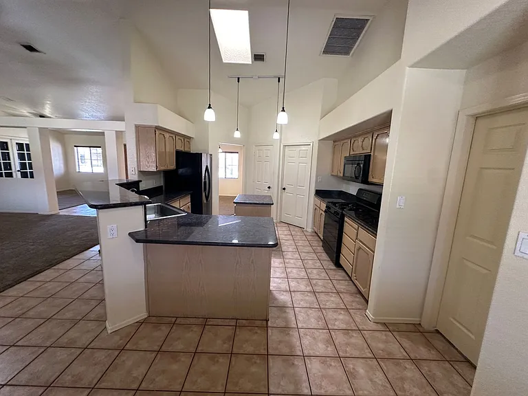 7806 E Topeka Pl — Photo 6