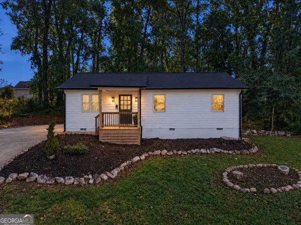 881 Brighton Dr, Lawrenceville, GA 30043