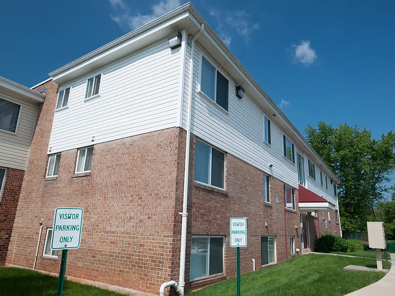 Cherrydale Apartments — Photo 3
