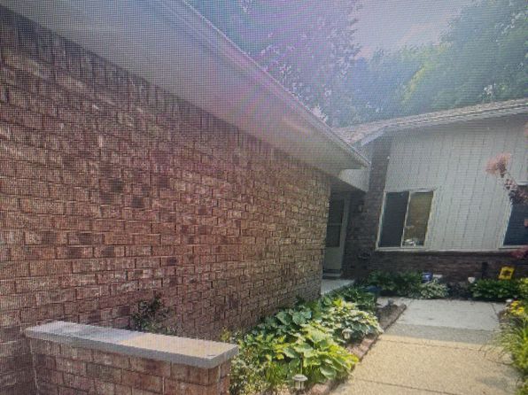 27027 Lincolnshire Dr #1