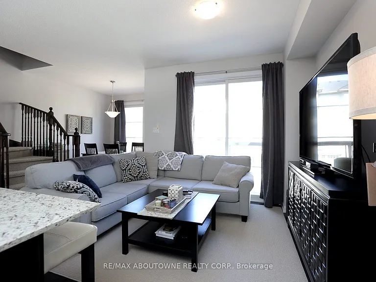 165 Hampshire Way #126 — Photo 10