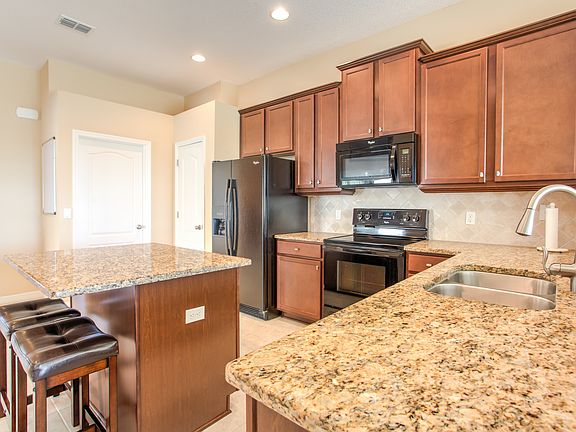 3rd image of 3736 Briar Run Dr