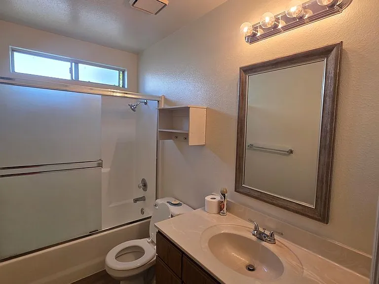 2211 W Sweet Ct — Photo 5