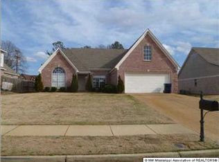 7856 Alexanders Crossing Dr, Olive Branch, MS 38654