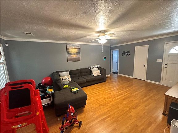 2nd image of 159 Longview Rd