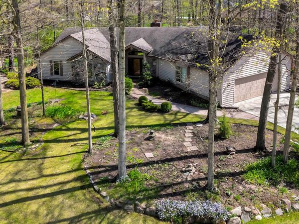 1706 Holliston Trl, Fort Wayne, IN 46825
