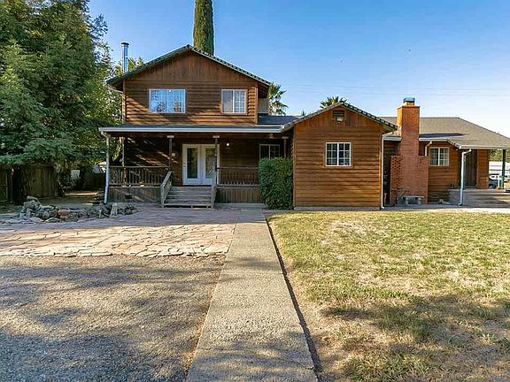 3rd image of 631 Mariposa Ave
