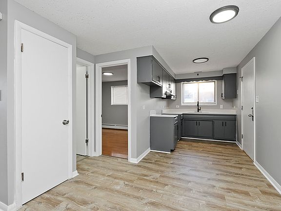 3rd image of 10604 S Walden Pkwy #2B