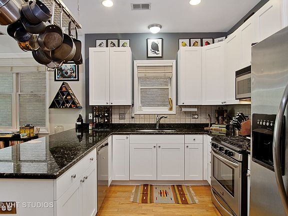 5th image of 4711 N Kenmore Ave APT 1N