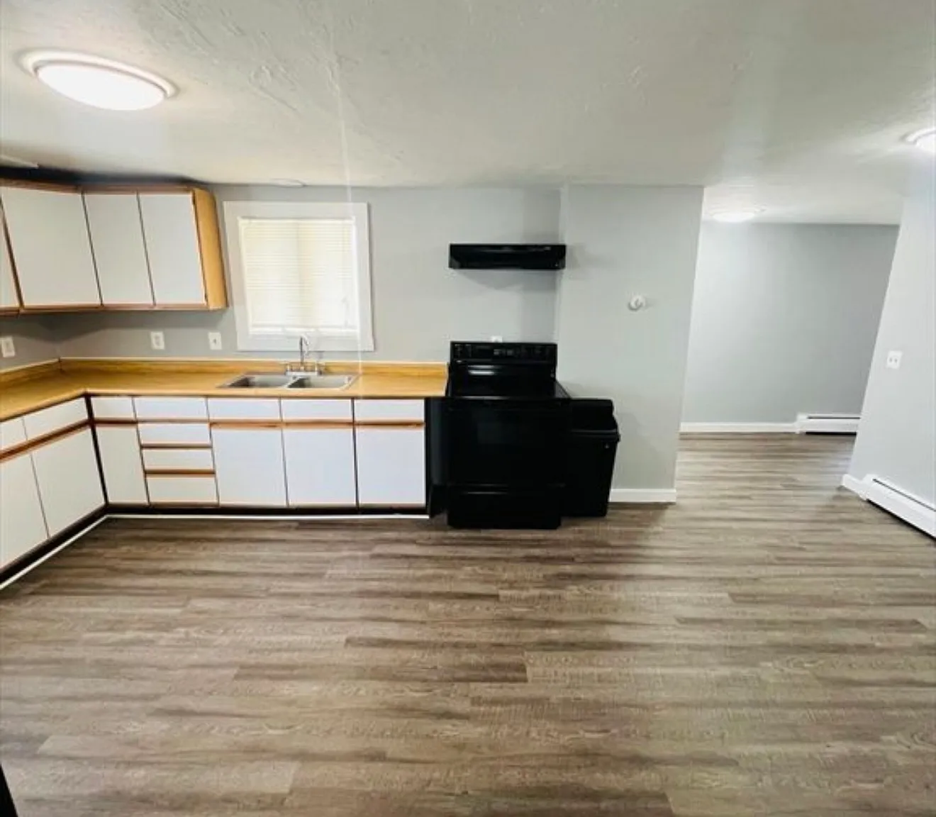 19 Myrtle Ave — Photo 1