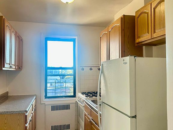 3rd image of 43-25 43rd St APT 5B