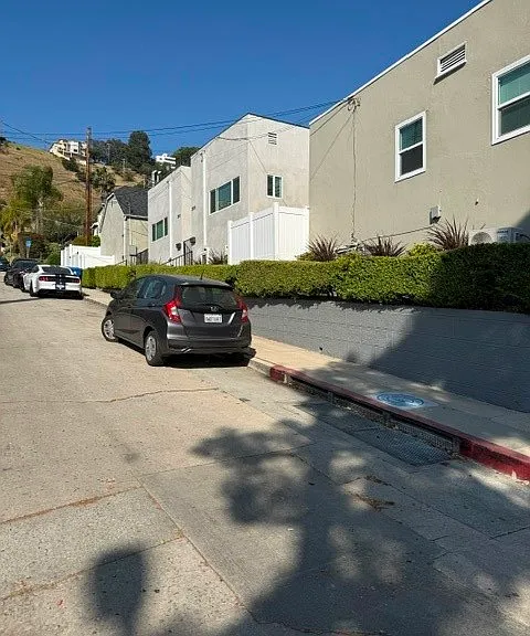3510 Maceo — Photo 2