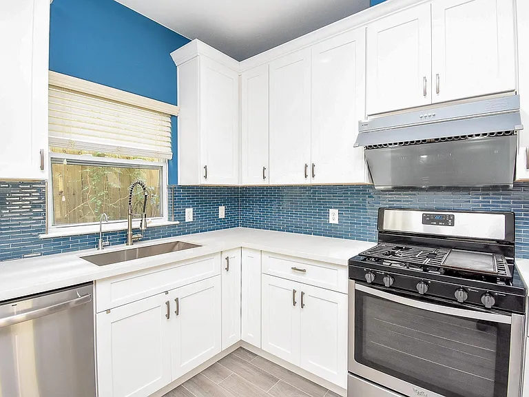 2202 Naomi St #3 — Photo 13