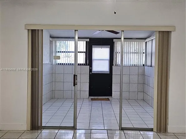 10641 SW 108th Ave APT 1H, Miami, FL 33176